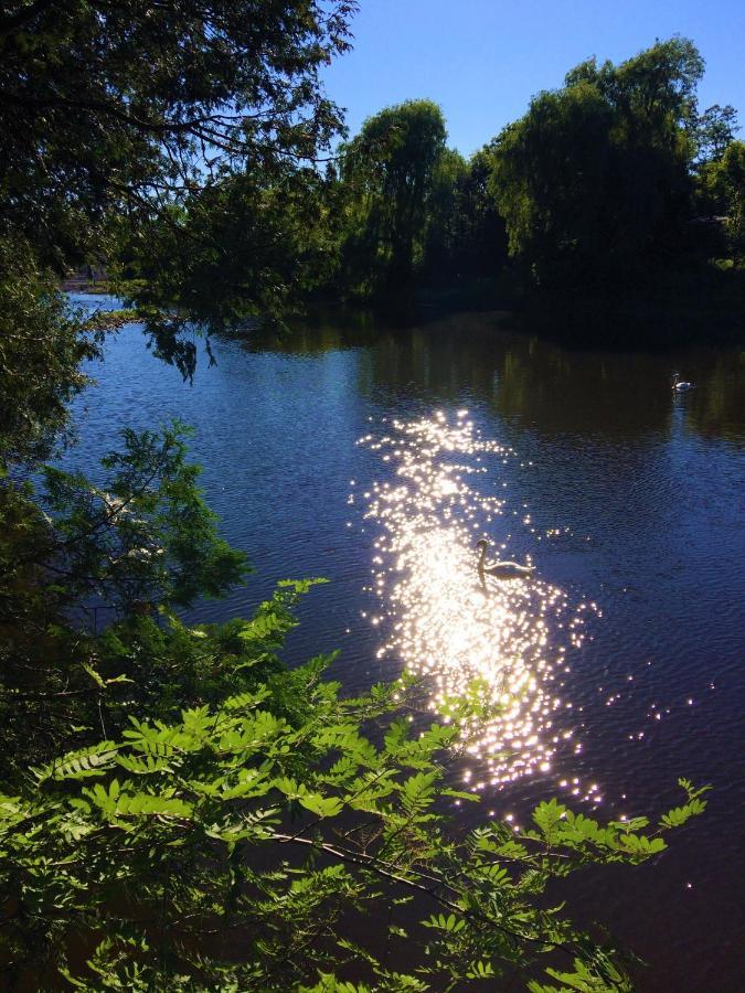 Romantic Riverside Suite In Элора Экстерьер фото